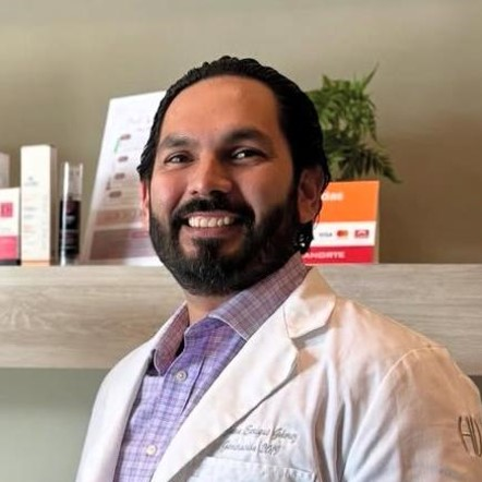 Dr. Enrique Gamez - Especialista en Access Bars y Bienestar Mental en Triada SPA